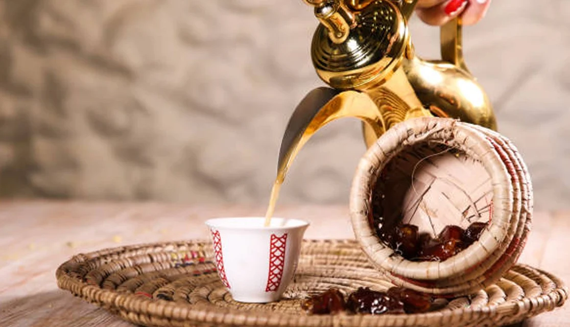فن تقديم القهوة العربية